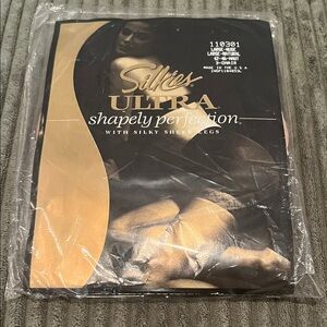 Silkies Ultra Shapely Perfection Pantyhose - Size Large in Natural/Nude 3 pairs